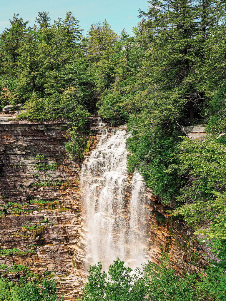 Water dropping down Verkeerderkill Falls