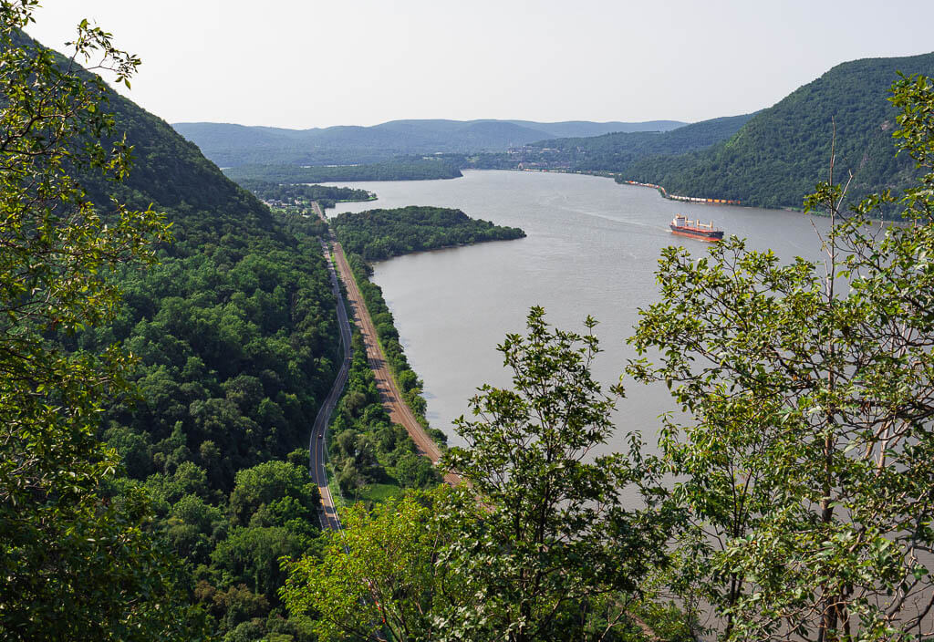 Another viewpoint while hiking Breakneck Ridge