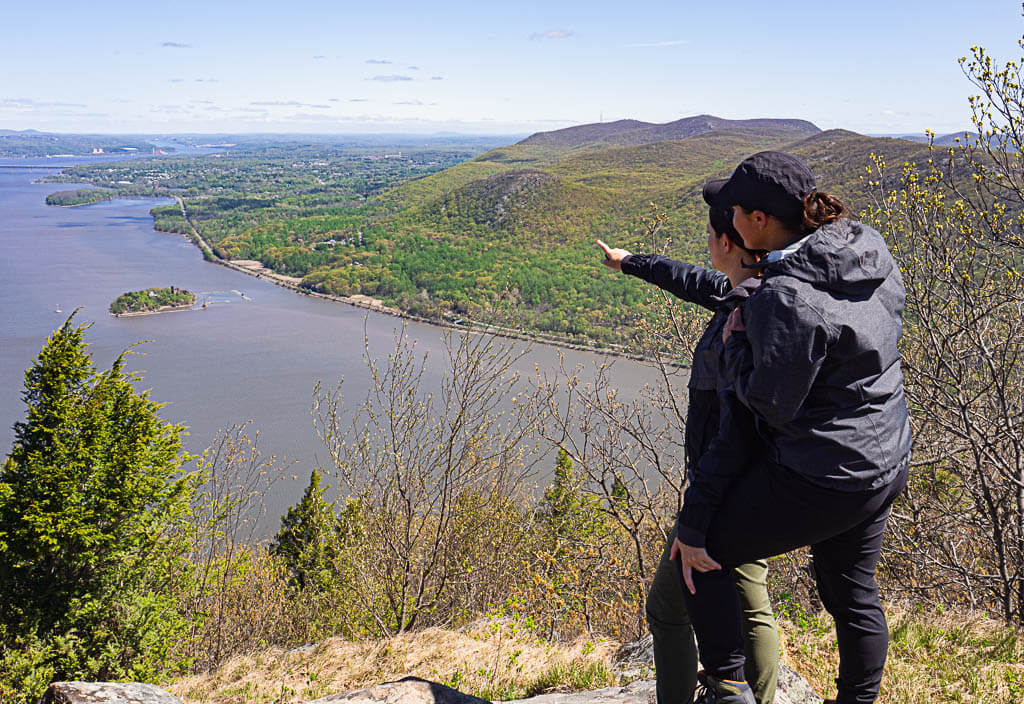 Rachel and I overlooking Bannerman Castle from the top of Storm Kind Mountain