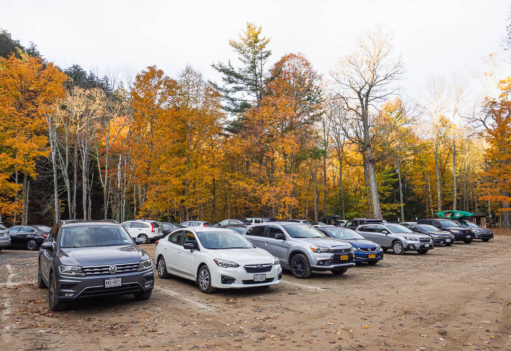 Indian Head trailhead parking lot